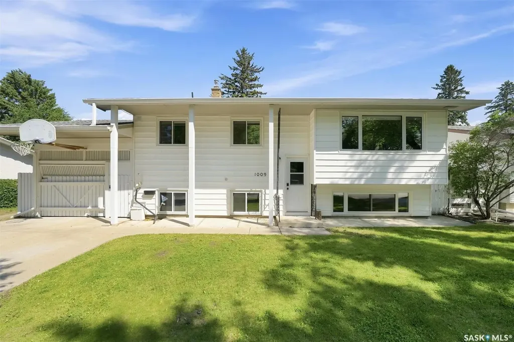 1009 East Centre Saskatoon SK S7J 3A2