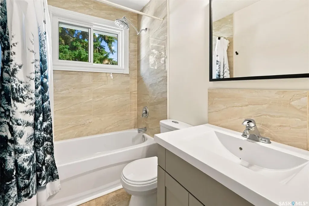 1009 East Centre Saskatoon SK S7J 3A2