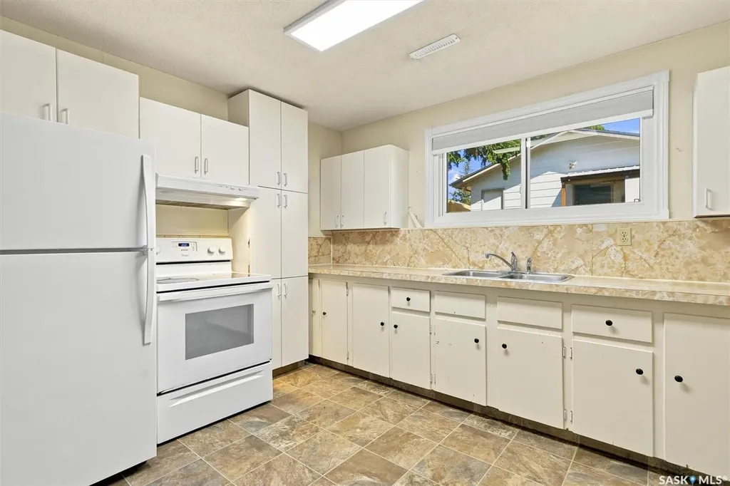 1009 East Centre Saskatoon SK S7J 3A2