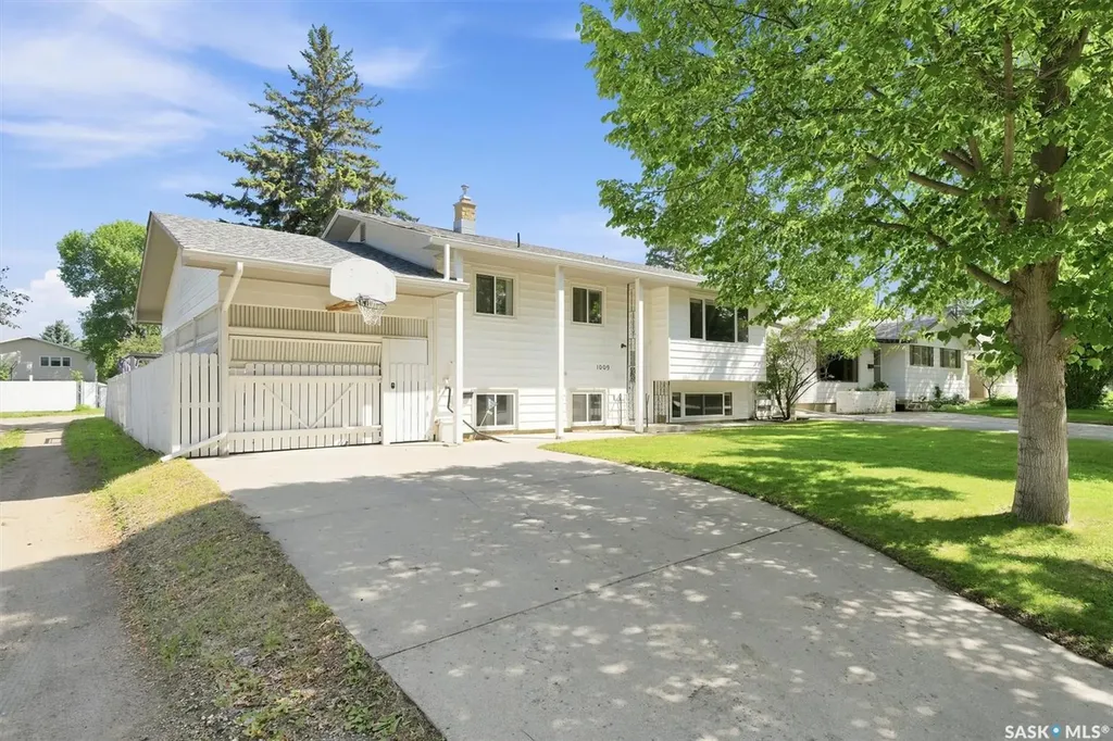 1009 East Centre Saskatoon SK S7J 3A2