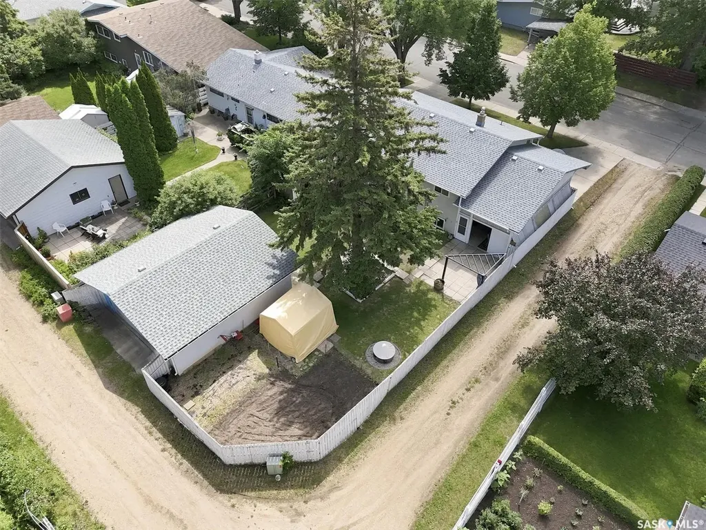 1009 East Centre Saskatoon SK S7J 3A2