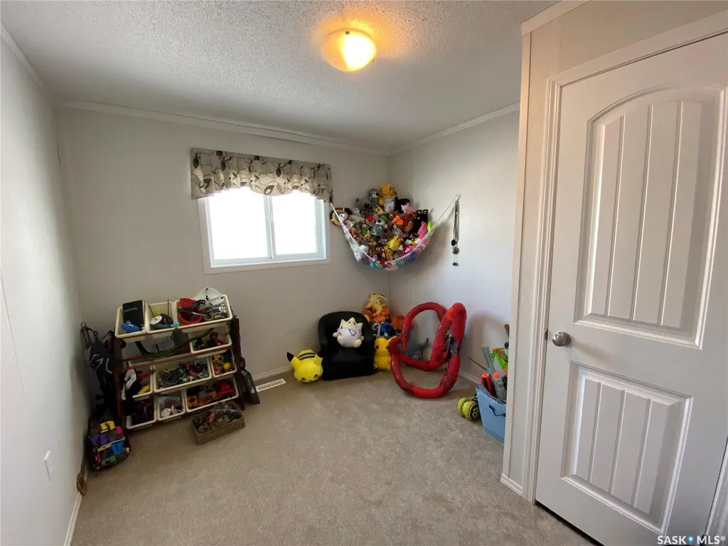 9 Golfview Crescent Kindersley SK S0L 1S1