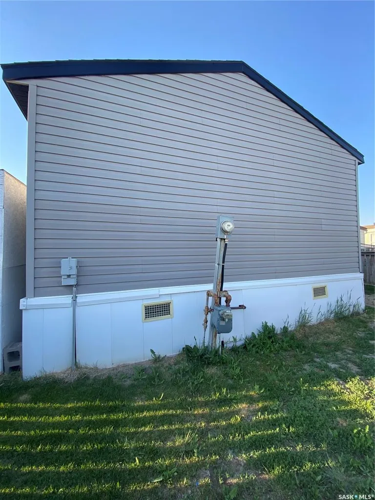 9 Golfview Crescent Kindersley SK S0L 1S1