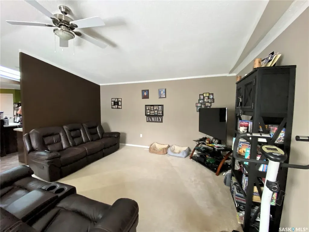 9 Golfview Crescent Kindersley SK S0L 1S1