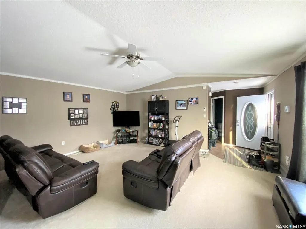 9 Golfview Crescent Kindersley SK S0L 1S1