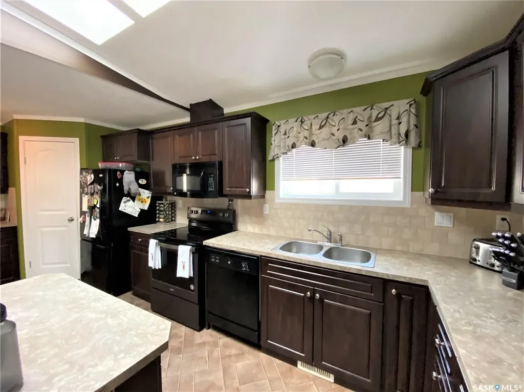 9 Golfview Crescent Kindersley SK S0L 1S1