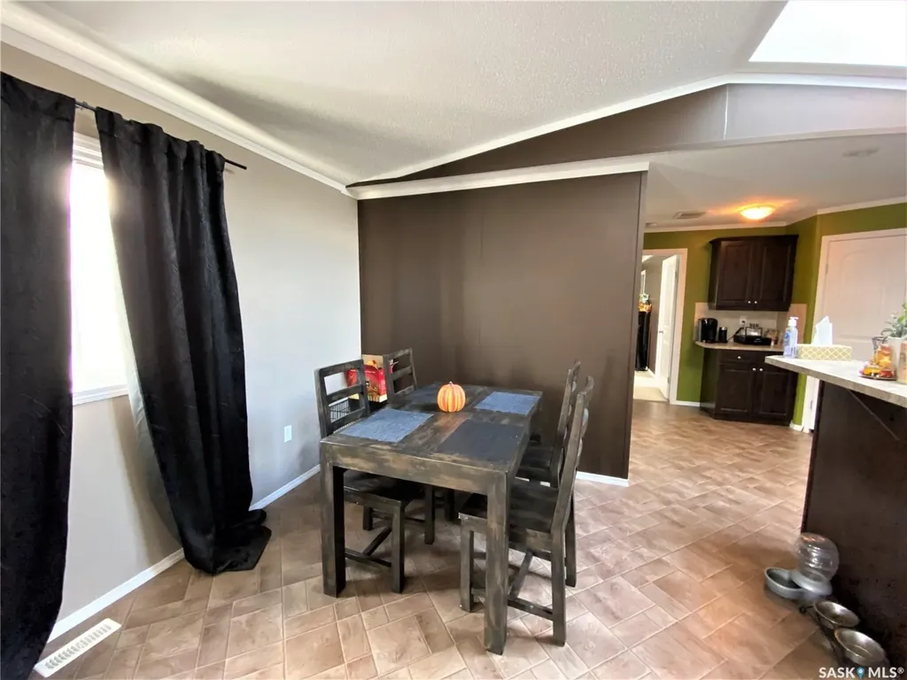 9 Golfview Crescent Kindersley SK S0L 1S1