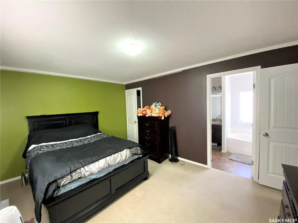 9 Golfview Crescent Kindersley SK S0L 1S1