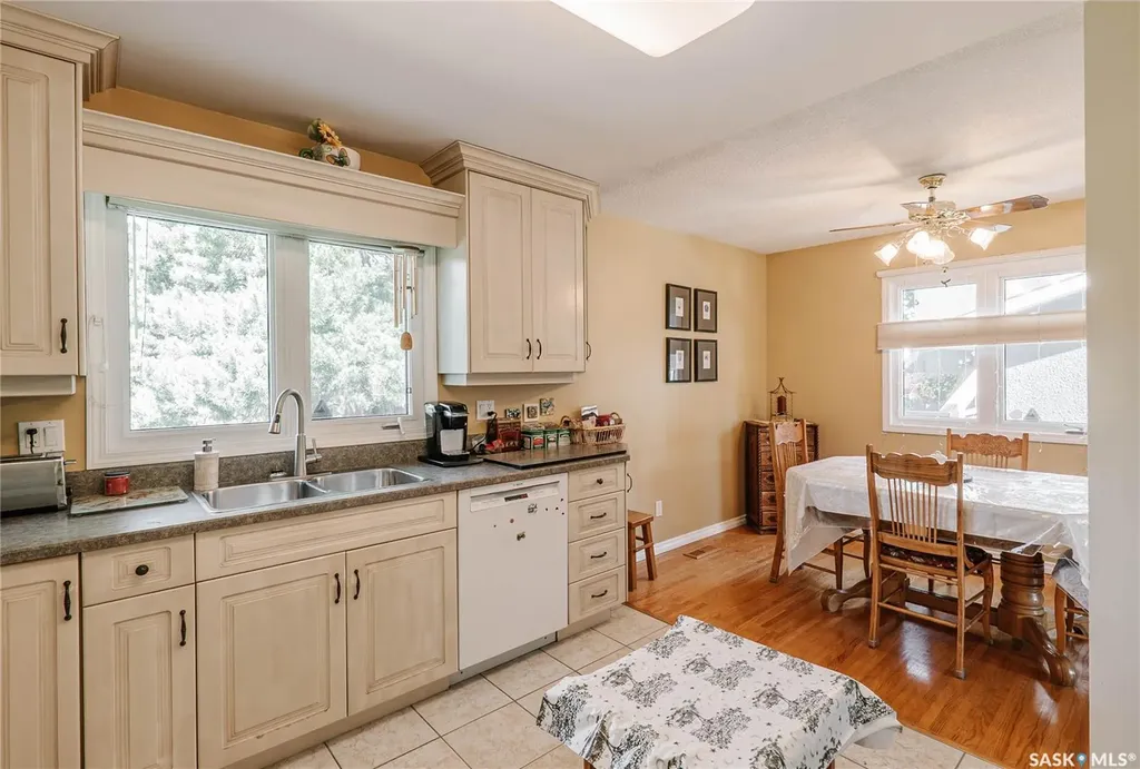 2704 Preston Avenue S Saskatoon SK S7J 2G6