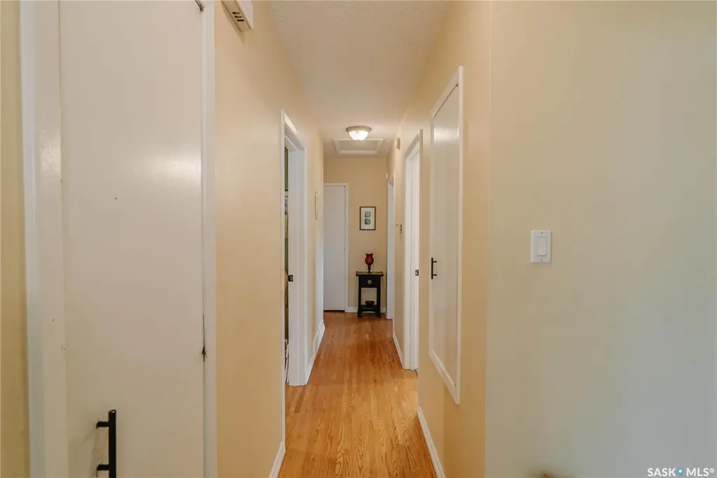 2704 Preston Avenue S Saskatoon SK S7J 2G6