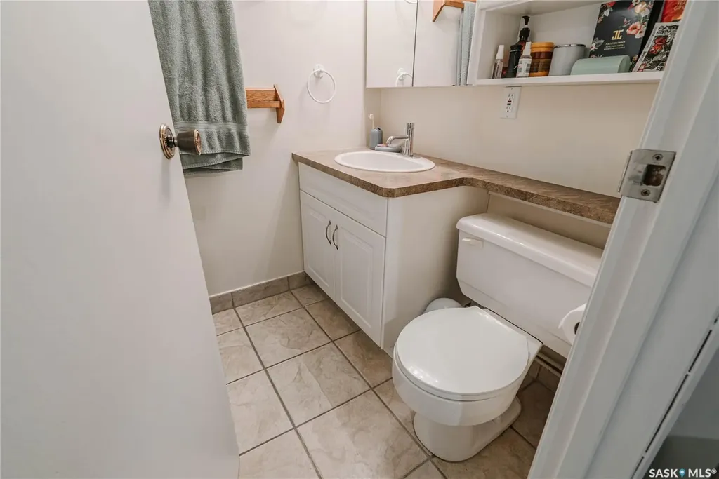 2704 Preston Avenue S Saskatoon SK S7J 2G6