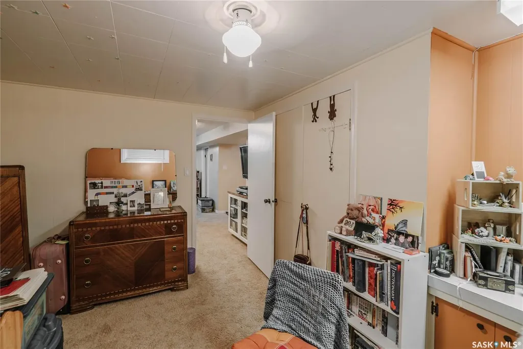 2704 Preston Avenue S Saskatoon SK S7J 2G6