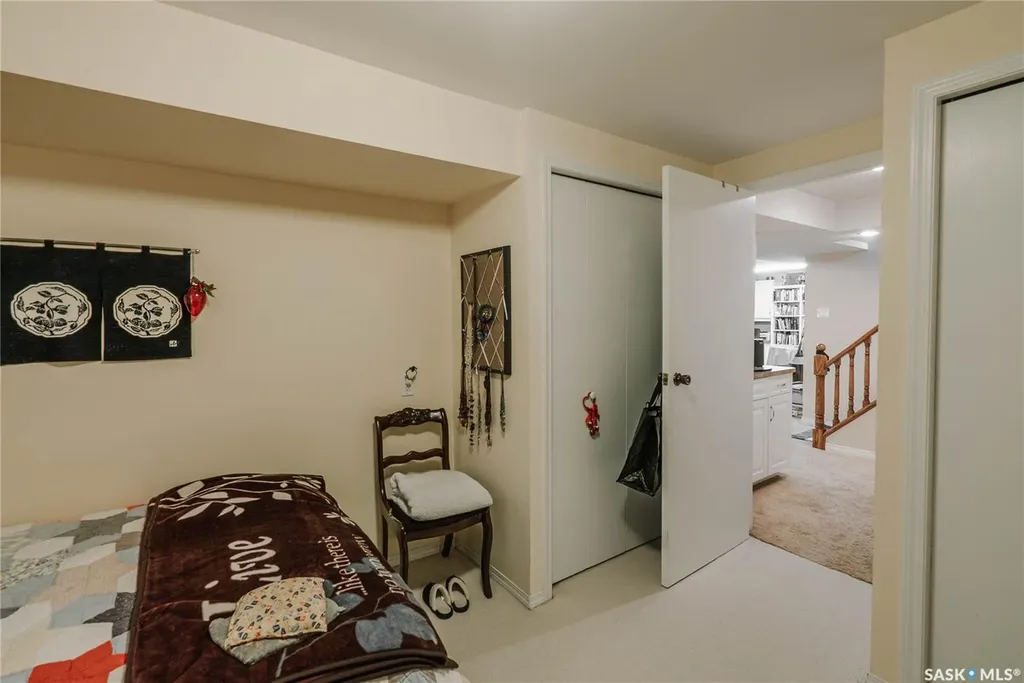 2704 Preston Avenue S Saskatoon SK S7J 2G6