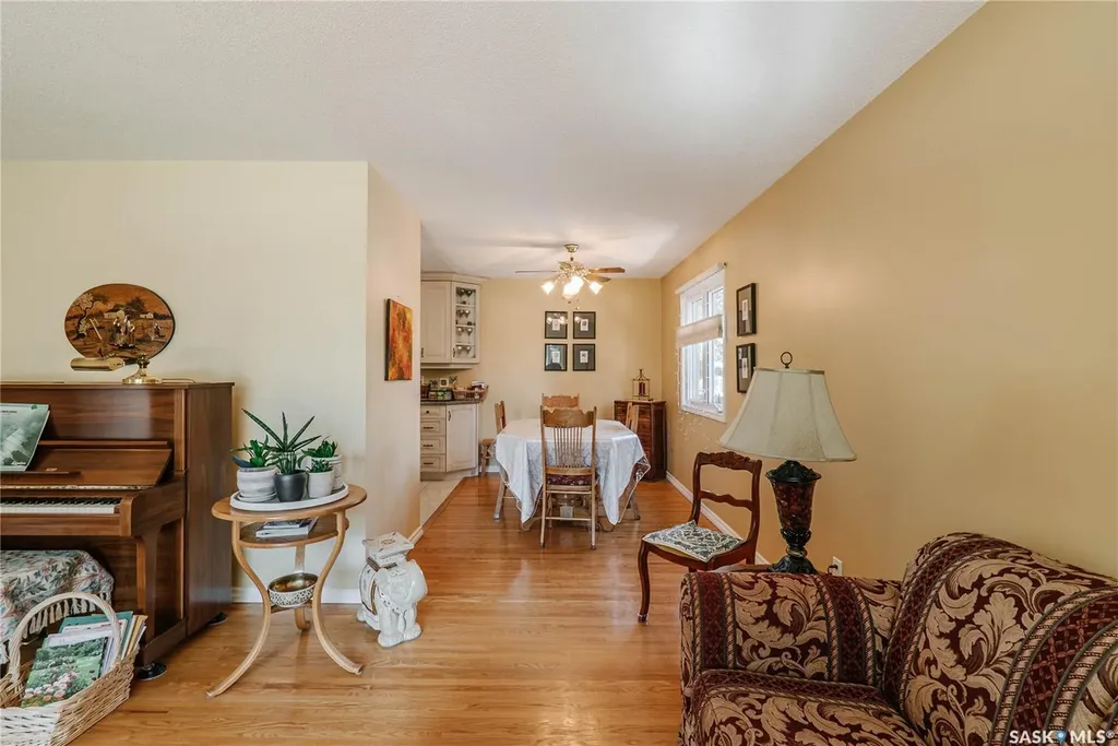 2704 Preston Avenue S Saskatoon SK S7J 2G6