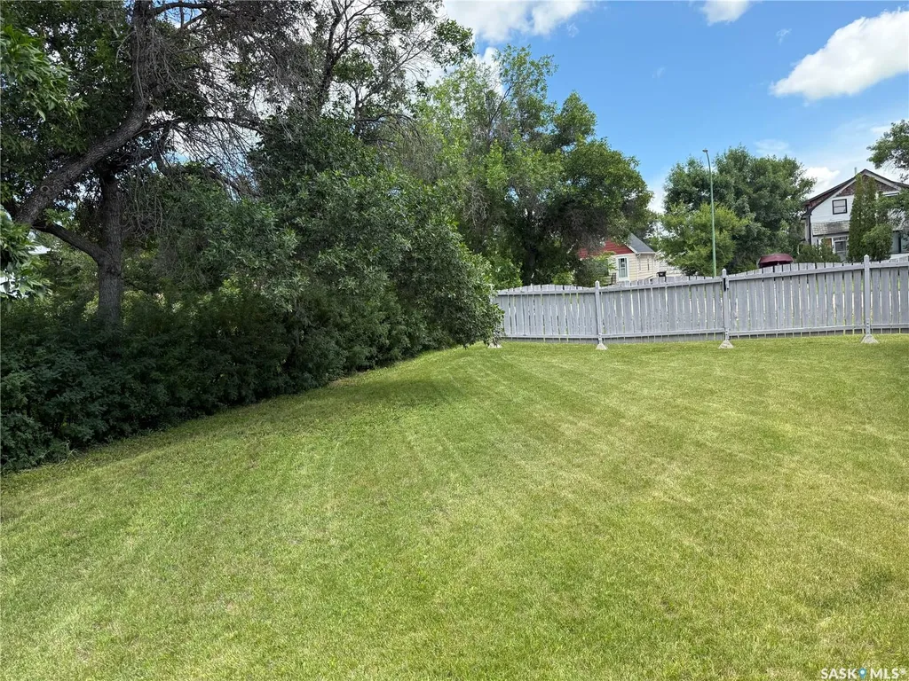514 Main Street SW Eston SK S0L 1A0