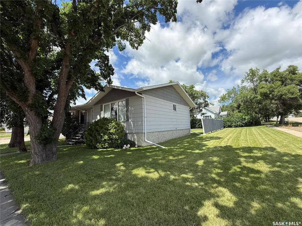 514 Main Street SW Eston SK S0L 1A0