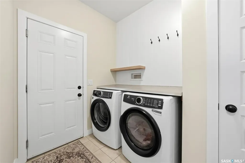 1339 Pringle Manor Saskatoon SK S7T 0S6