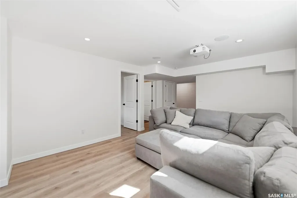 1339 Pringle Manor Saskatoon SK S7T 0S6