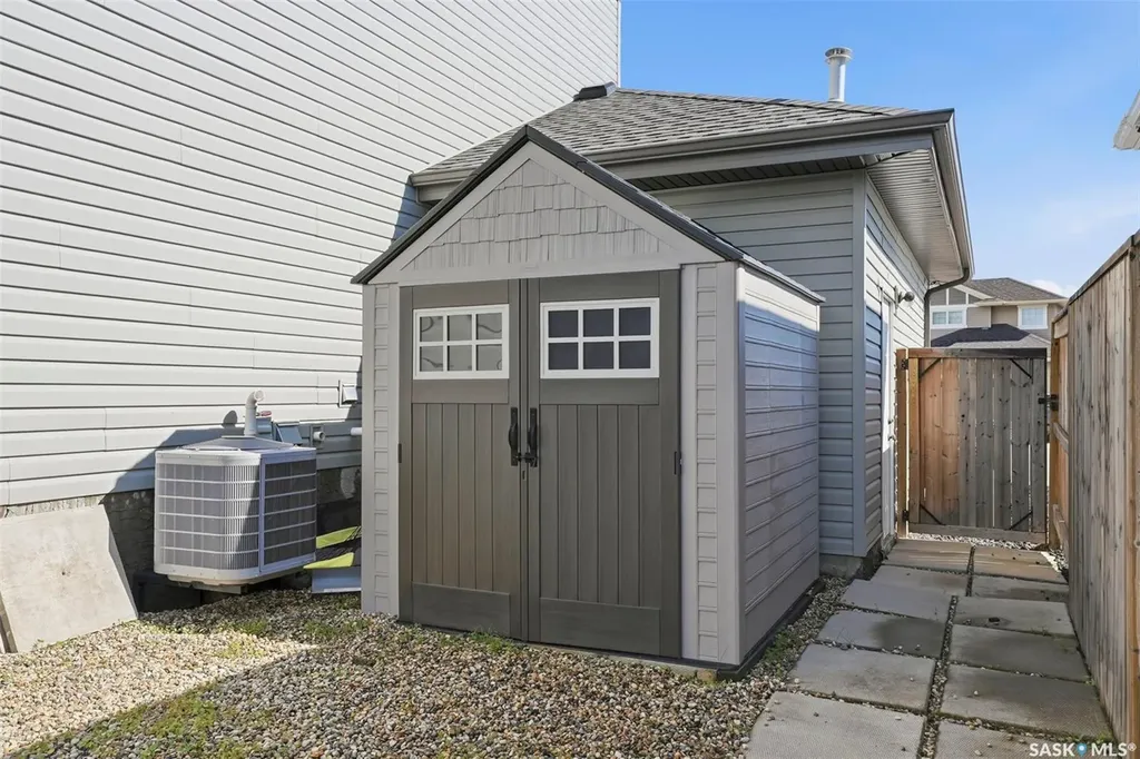 1339 Pringle Manor Saskatoon SK S7T 0S6
