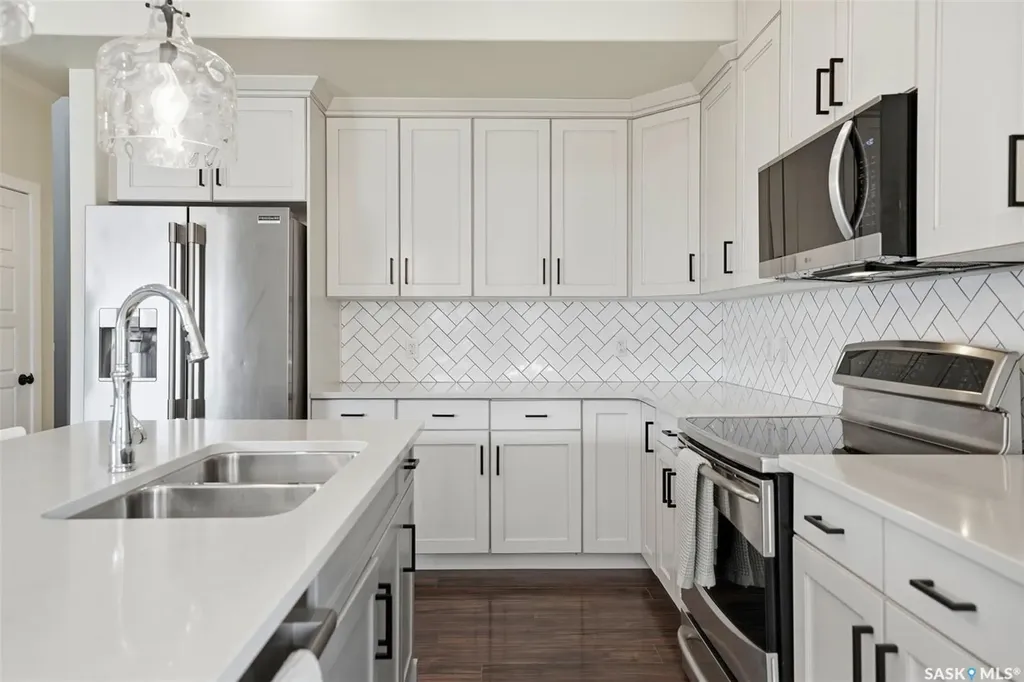 1339 Pringle Manor Saskatoon SK S7T 0S6