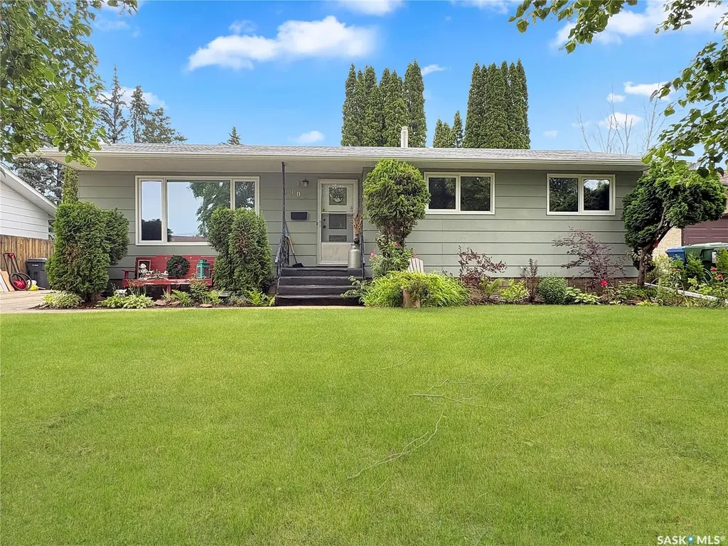 8903 Thomas Avenue North Battleford SK S9A 3H4