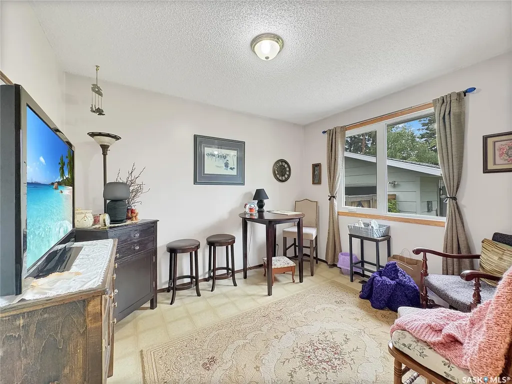 8903 Thomas Avenue North Battleford SK S9A 3H4