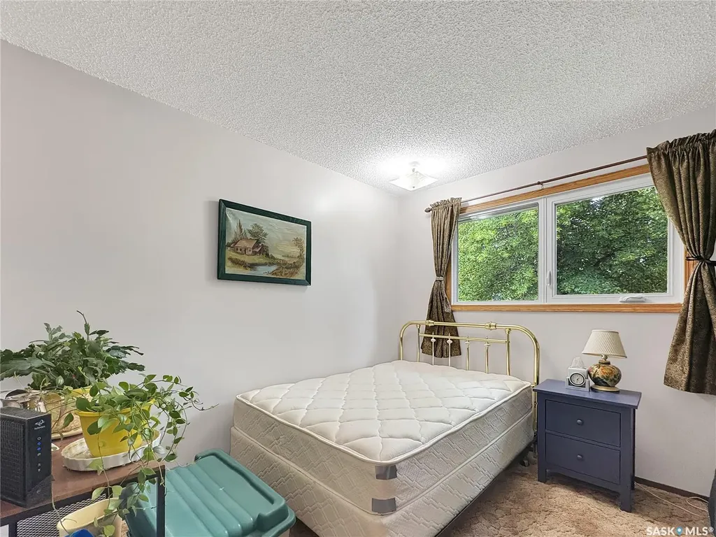 8903 Thomas Avenue North Battleford SK S9A 3H4