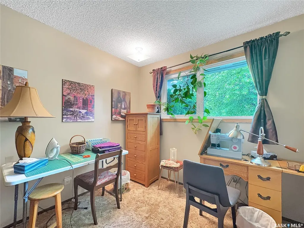8903 Thomas Avenue North Battleford SK S9A 3H4