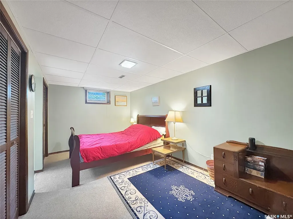 8903 Thomas Avenue North Battleford SK S9A 3H4