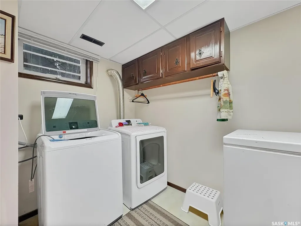 8903 Thomas Avenue North Battleford SK S9A 3H4