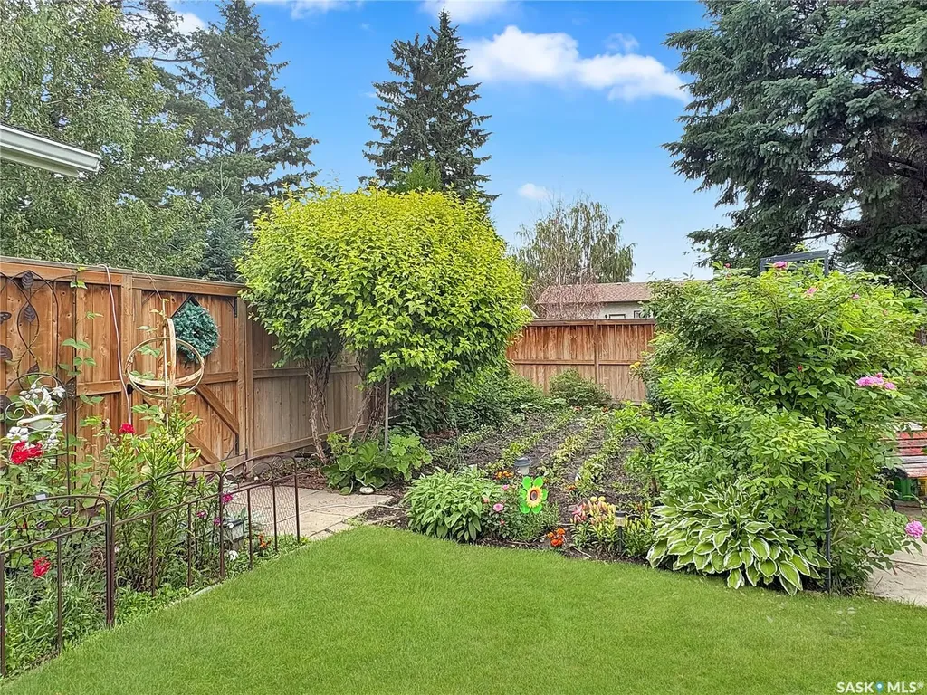 8903 Thomas Avenue North Battleford SK S9A 3H4