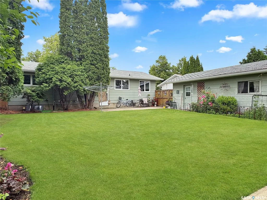 8903 Thomas Avenue North Battleford SK S9A 3H4