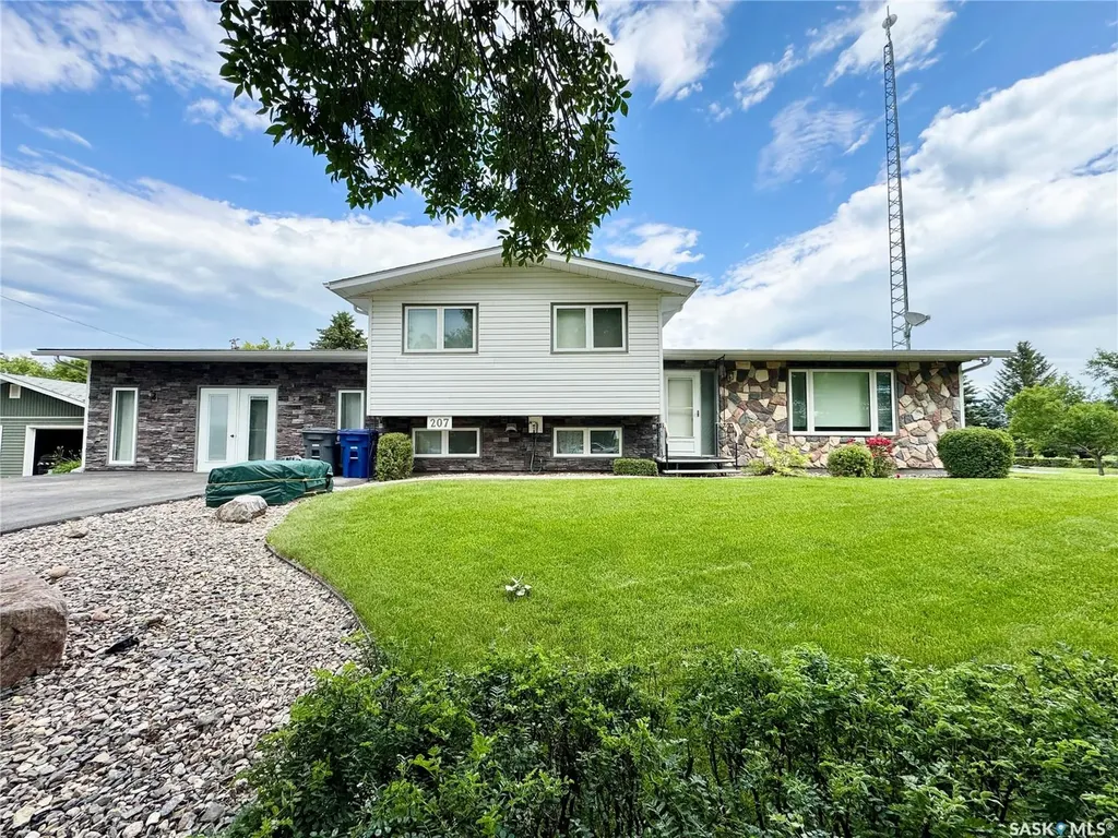 207 3rd Avenue E Scott SK S0K 4A0