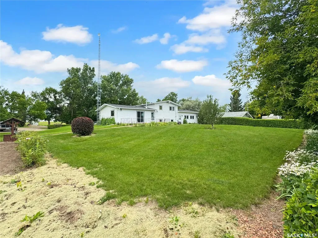 207 3rd Avenue E Scott SK S0K 4A0
