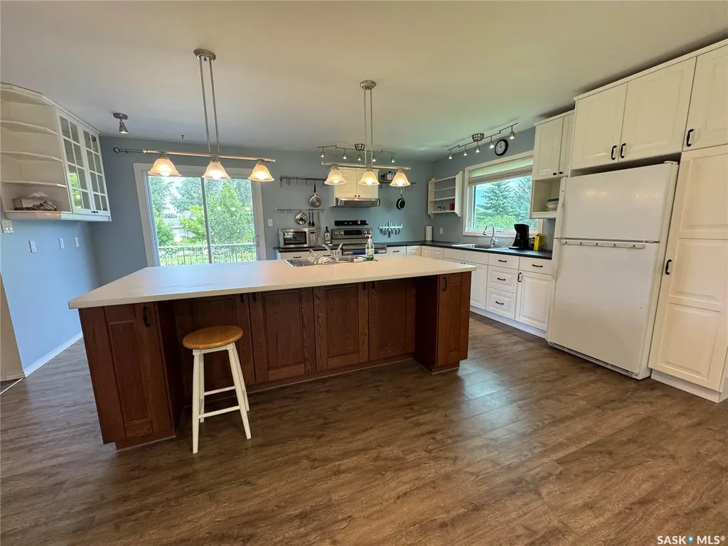 207 3rd Avenue E Scott SK S0K 4A0