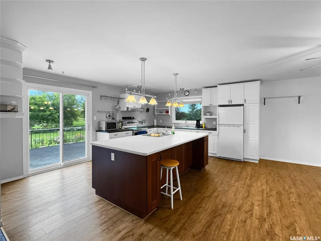 207 3rd Avenue E Scott SK S0K 4A0