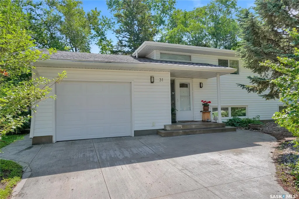 31 Massey Road Regina SK S4S 4M6