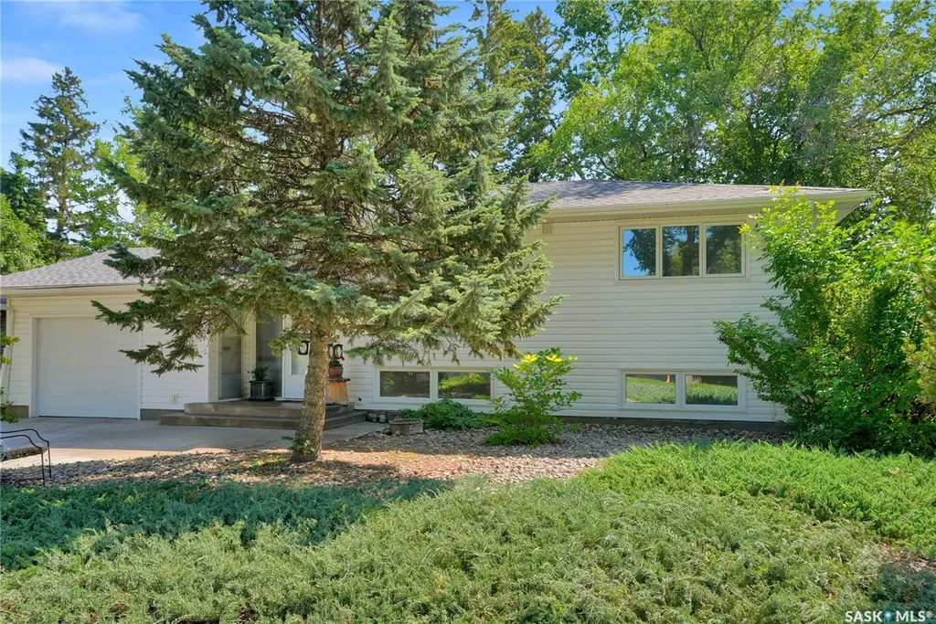 31 Massey Road Regina SK S4S 4M6