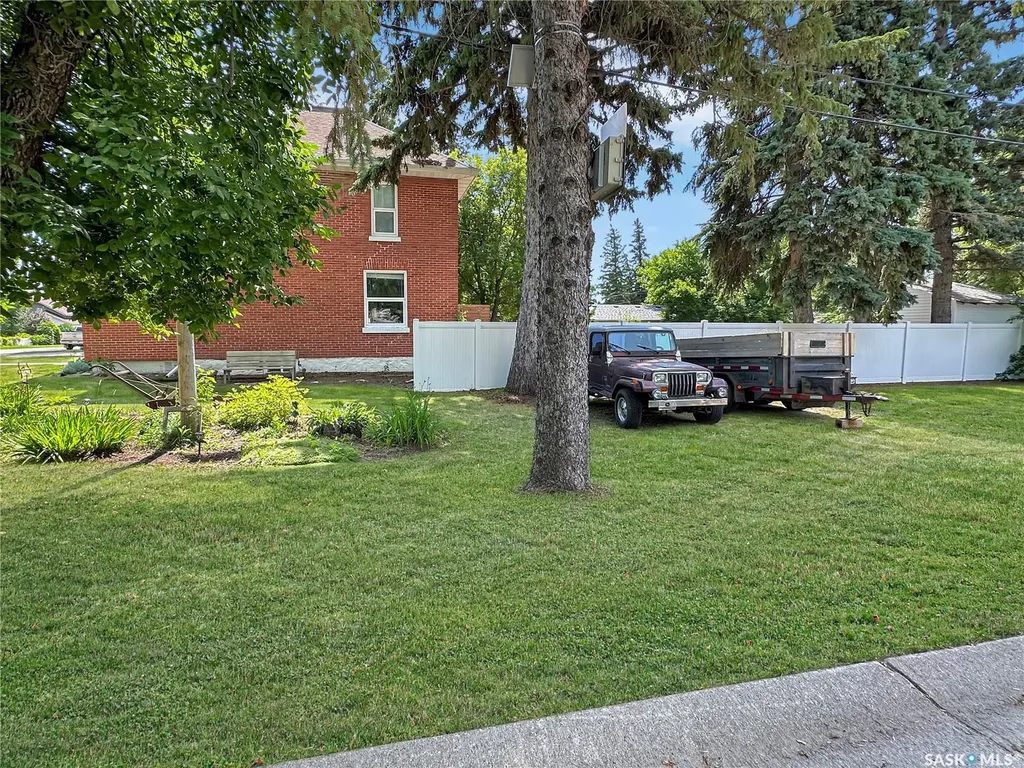 610 Boyle Street Indian Head SK S0G 2K0
