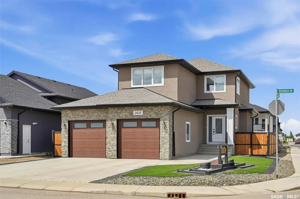 2435 Rosewood Drive Saskatoon SK S7V 0Z3
