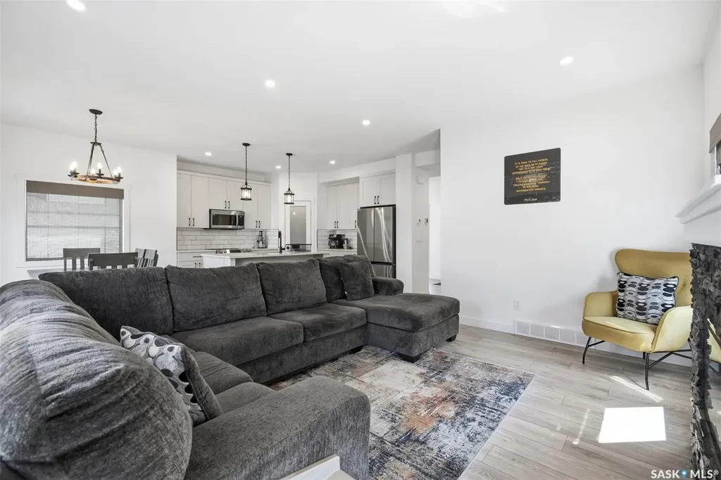 2435 Rosewood Drive Saskatoon SK S7V 0Z3