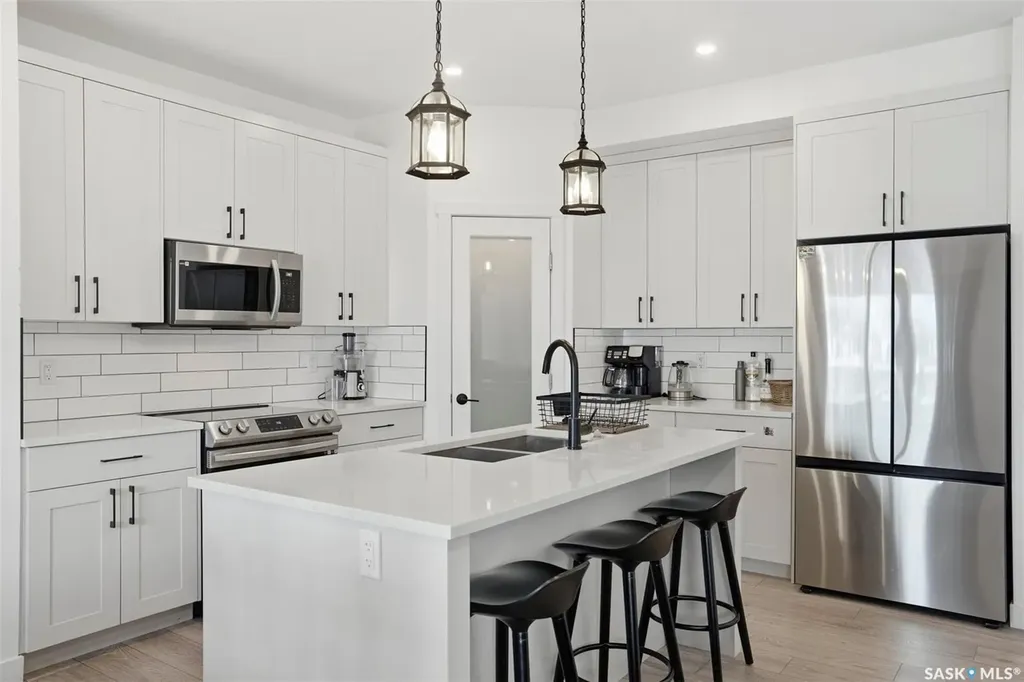2435 Rosewood Drive Saskatoon SK S7V 0Z3