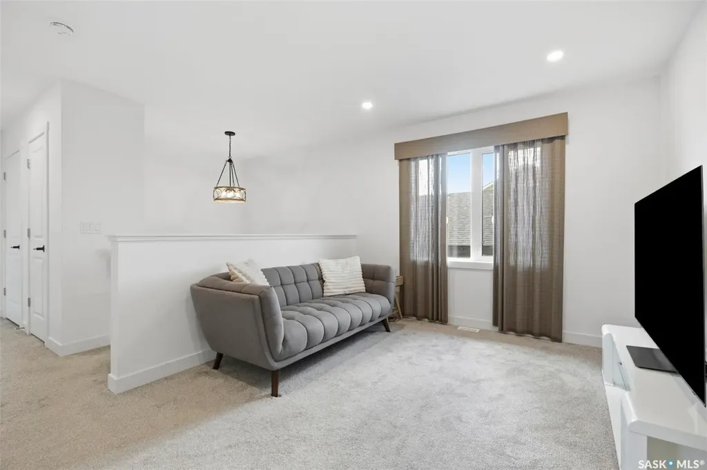 2435 Rosewood Drive Saskatoon SK S7V 0Z3