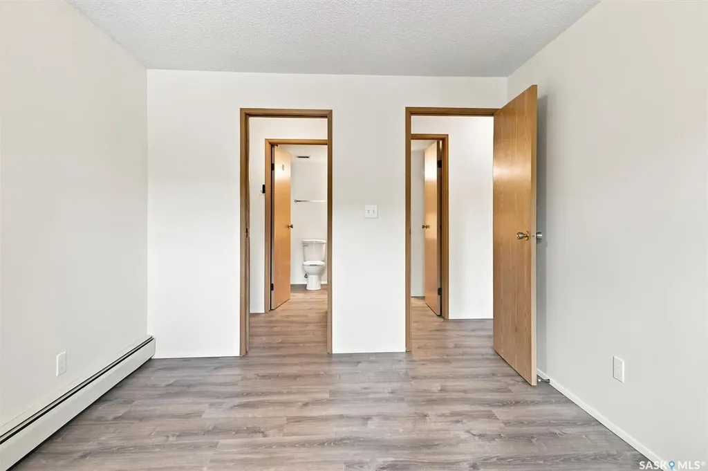 536 4th Avenue N Saskatoon SK S7K 2M7