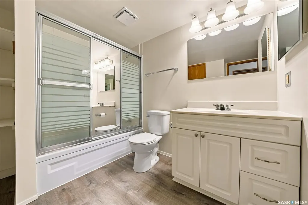 536 4th Avenue N Saskatoon SK S7K 2M7