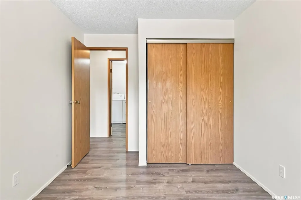 536 4th Avenue N Saskatoon SK S7K 2M7