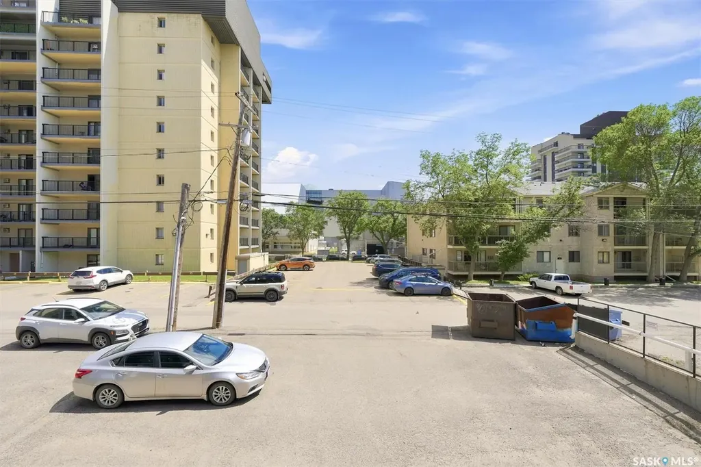 536 4th Avenue N Saskatoon SK S7K 2M7