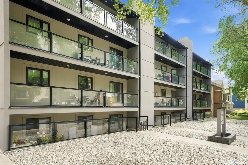 536 4th Avenue N Saskatoon SK S7K 2M7