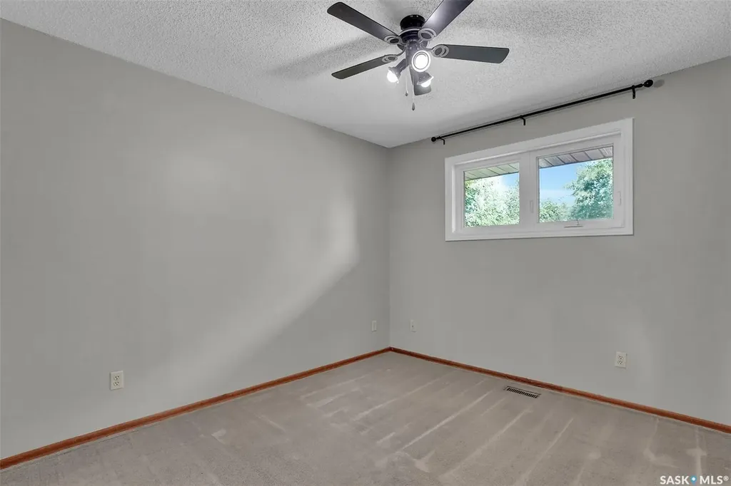 1409 Rothwell Street Regina SK S4N 2B4