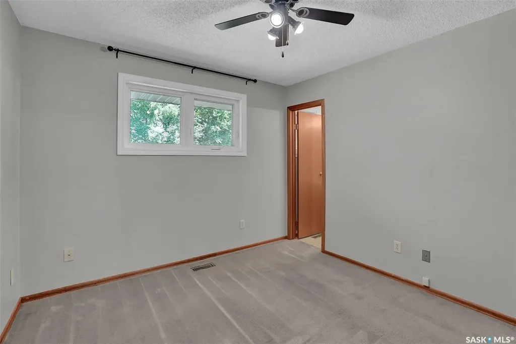 1409 Rothwell Street Regina SK S4N 2B4